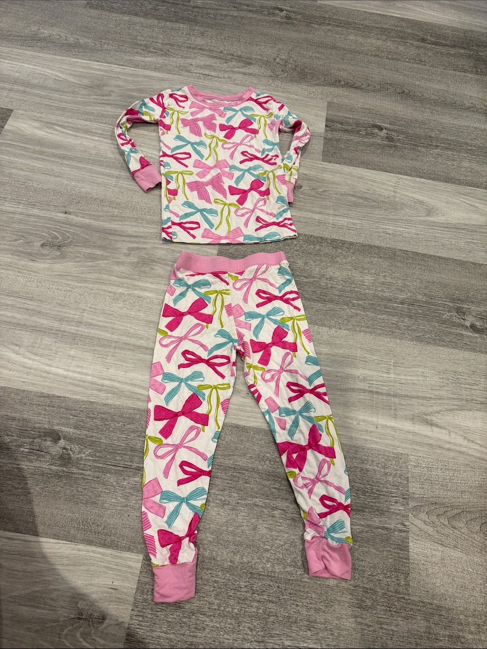 Little Sleepies Pink Bow-Print Pajama Set with Multicolor Bows